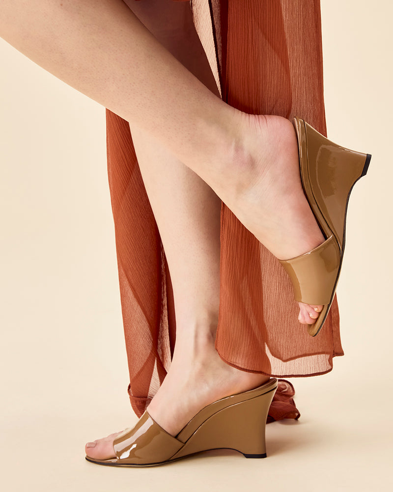 Inez Women's Carmen - Toffee Patent